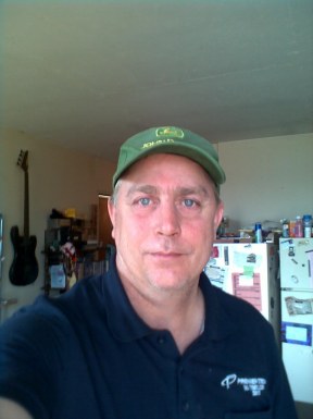 <span>Michael, 52</span> <span style='width: 25px; height: 16px; float: right; background-image: url(/bitmaps/flags_small/CA.PNG)'> </span><br><span>Winnipeg, Canada</span> <input type='button' class='joinbtn' style='float: right' value='JOIN NOW' />