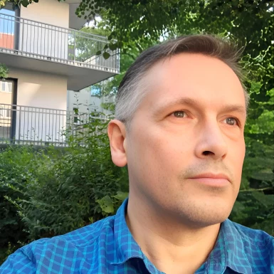 <span>Janusz, 40</span>&nbsp;<span style='width: 25px; height: 16px; float: right; background-image: url(/bitmaps/flags_small/PL.PNG)'>&nbsp;</span><br><span>Warsaw, Poland</span>&nbsp;<input type='button' class='joinbtn' style='float: right' value='JOIN NOW' />