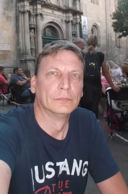 <span>Ole, 55</span>&nbsp;<span style='width: 25px; height: 16px; float: right; background-image: url(/bitmaps/flags_small/DE.PNG)'>&nbsp;</span><br><span>Lampertheim, Germany</span>&nbsp;<input type='button' class='joinbtn' style='float: right' value='JOIN NOW' />