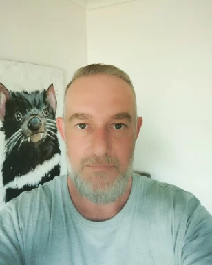 <span>Damian, 48</span>&nbsp;<span style='width: 25px; height: 16px; float: right; background-image: url(/bitmaps/flags_small/AU.PNG)'>&nbsp;</span><br><span>Melbourne, Australia</span>&nbsp;<input type='button' class='joinbtn' style='float: right' value='JOIN NOW' />