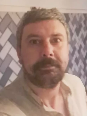 English men looking for love