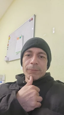 <span>Spike, 47</span>&nbsp;<span style='width: 25px; height: 16px; float: right; background-image: url(/bitmaps/flags_small/DE.PNG)'>&nbsp;</span><br><span>Berlin, Alemanha</span>&nbsp;<input type='button' class='joinbtn' style='float: right' value='JOIN NOW' />