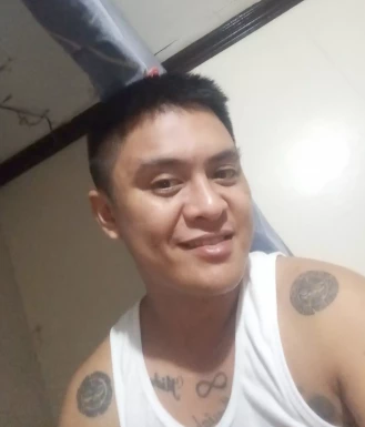 <span>Michael, 30</span> <span style='width: 25px; height: 16px; float: right; background-image: url(/bitmaps/flags_small/PH.PNG)'> </span><br><span>Parañaque, Filipiny</span> <input type='button' class='joinbtn' style='float: right' value='JOIN NOW' />
