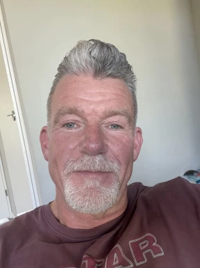 <span>Thony, 53</span>&nbsp;<span style='width: 25px; height: 16px; float: right; background-image: url(/bitmaps/flags_small/NL.PNG)'>&nbsp;</span><br><span>Zoetermeer, Нидерланды</span>&nbsp;<input type='button' class='joinbtn' style='float: right' value='JOIN NOW' />
