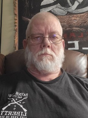<span>Randy, 52</span> <span style='width: 25px; height: 16px; float: right; background-image: url(/bitmaps/flags_small/US.PNG)'> </span><span style='float: right;margin-right: 20px;'><i class='fa fa-heart'></i> 10</span><br><span>Peachtree, United States of America</span> <input type='button' class='joinbtn' style='float: right' value='JOIN NOW' />