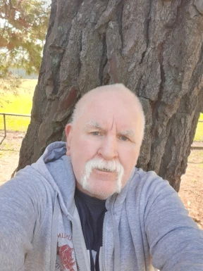<span>William Pemberton, 68</span> <span style='width: 25px; height: 16px; float: right; background-image: url(/bitmaps/flags_small/AU.PNG)'> </span><br><span>Melbourne, Australia</span> <input type='button' class='joinbtn' style='float: right' value='JOIN NOW' />