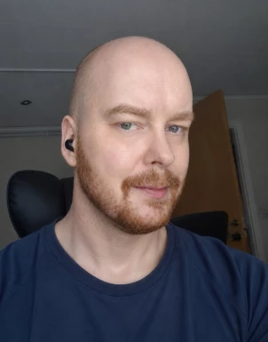<span>Daniel, 42</span>&nbsp;<span style='width: 25px; height: 16px; float: right; background-image: url(/bitmaps/flags_small/SE.PNG)'>&nbsp;</span><br><span>Malå, Schweden</span>&nbsp;<input type='button' class='joinbtn' style='float: right' value='JOIN NOW' />
