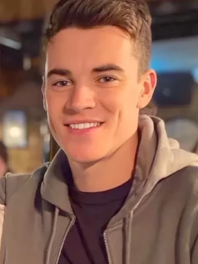 English men looking for love